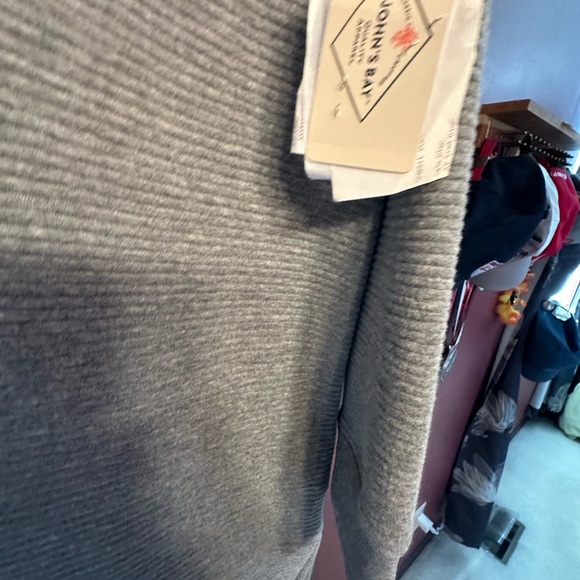 St. John's Bay Heather Gray V-Neck Sweater - Picture 3 of 4